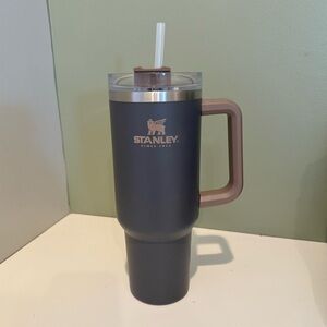 NWOT - Stanley coal grey 40oz tumbler